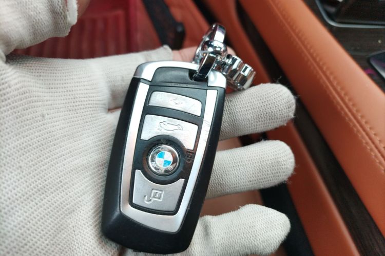 宝马7系 2013款 730Li 领先型中控内饰11