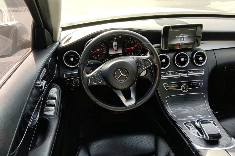 奔驰C级 2018款 C 200 L 运动版中控内饰13