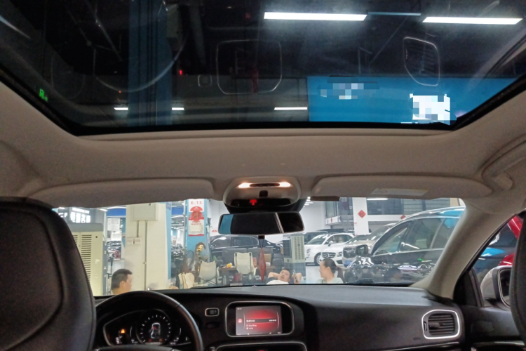 沃尔沃V40 2018款 T3 智逸版中控内饰22