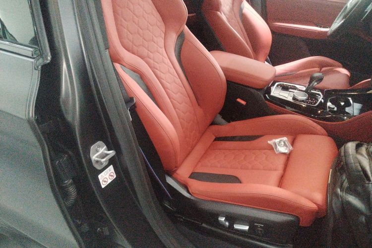 宝马X3 M 2022款 X3 M雷霆版局部细节41