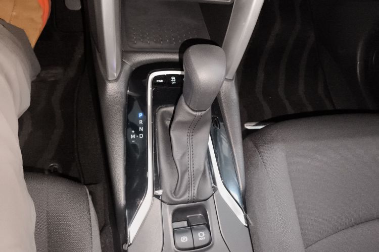 丰田 卡罗拉锐放 2024款 2.0L 先锋版局部细节18