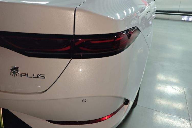 比亚迪 秦PLUS 2025款 DM-i 智驾版 55KM领先型车身外观9