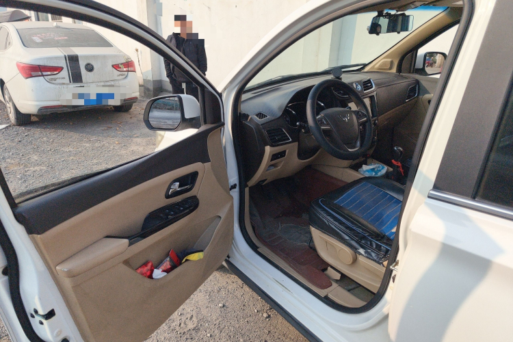 五菱汽车 五菱宏光 2016款 1.5L S1尊享型国V中控内饰20