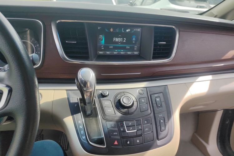 别克GL8 2018款 28T 舒适型 国VI中控内饰16