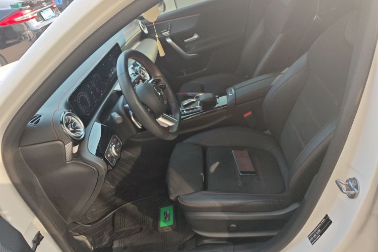 奔驰A级 2023款 A 200 L 时尚型中控内饰19