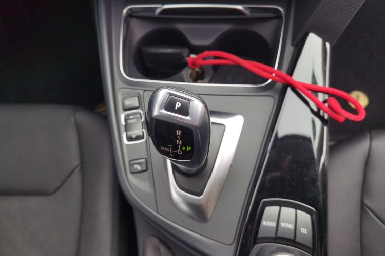 宝马3系 2016款 320Li 进取型中控内饰18