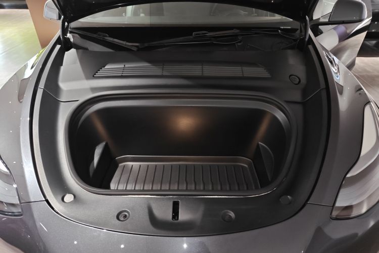 特斯拉 Model Y 2024款 后轮驱动版局部细节24