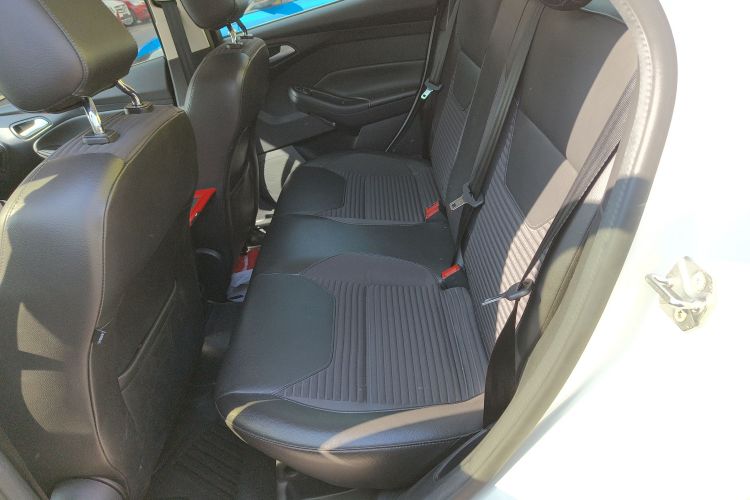 福特 福克斯 2017款 三厢 EcoBoost 180 自动精英型中控内饰21