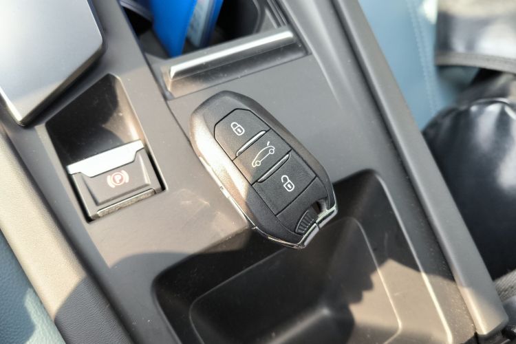 标致408X 2023款 无界版中控内饰11