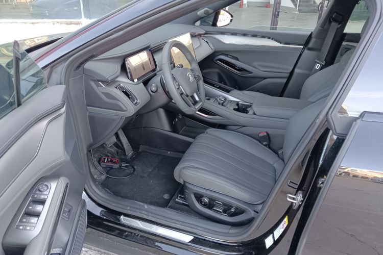 比亚迪 宋L EV 2025款 智驾版 662km 激光雷达卓越型中控内饰7003