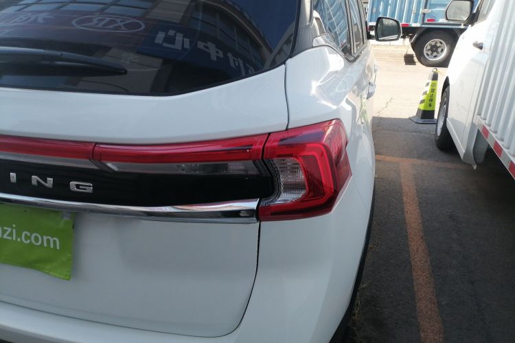 东风风行 风行T5 2021款 1.5T 自动舒适型车身外观9