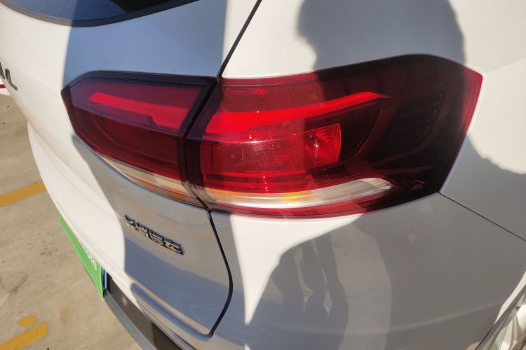 哈弗H6 2021款 1.5T 自动都市版车身外观6006