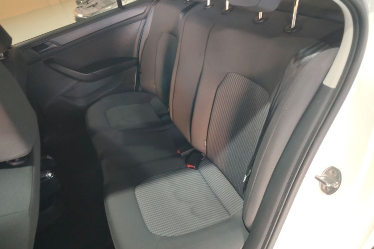 大众 桑塔纳 2021款 1.5L 自动风尚版中控内饰7004