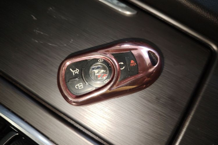 别克 昂科旗 2022款 652T 两驱尊贵型 7座中控内饰11