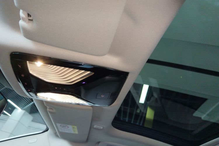 宝马5系 2018款 改款 530Li 尊享型 豪华套装局部细节22