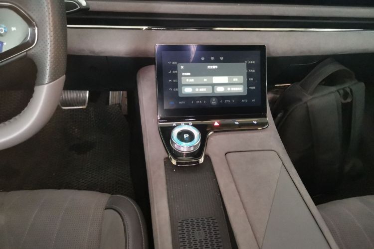 岚图汽车 岚图追光 2023款 四驱长续航版中控内饰18