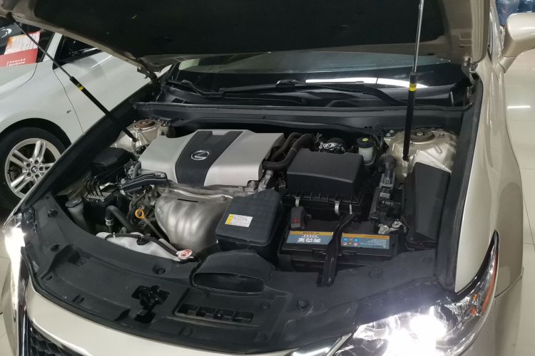 雷克萨斯ES 2015款 200 精英版机舱底盘24