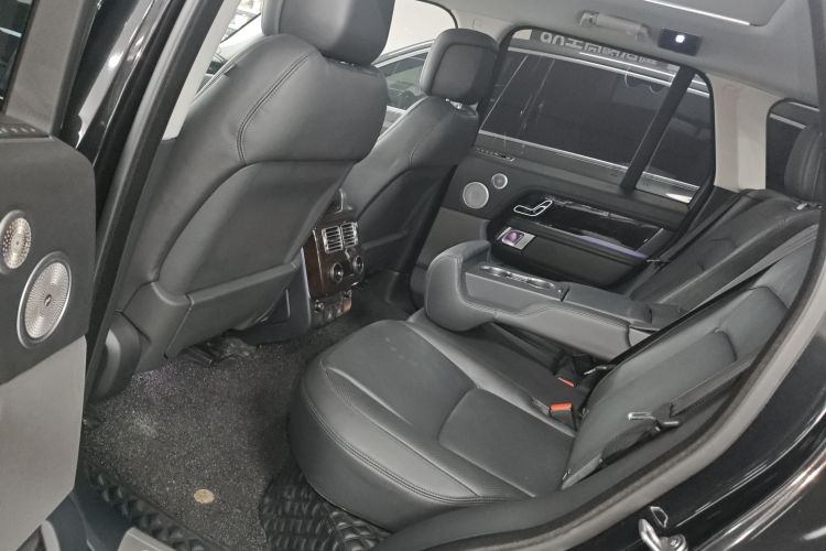 路虎 揽胜 2022款 3.0 L6 360PS 传世版中控内饰7004