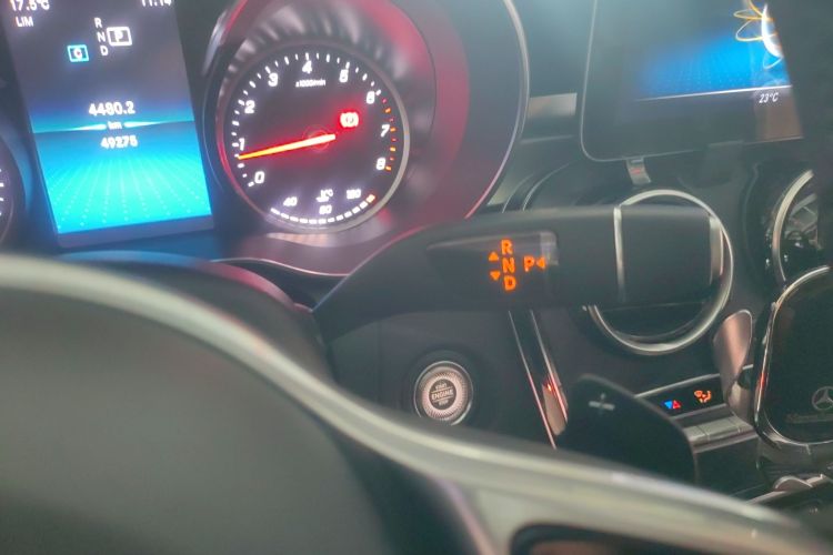 奔驰C级 2019款 C 180 L 时尚型运动版中控内饰18