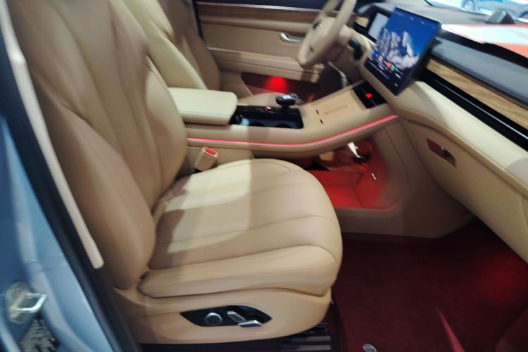 鸿蒙智行 问界M7 2024款 1.5T 智驾四驱Max版 6座局部细节41