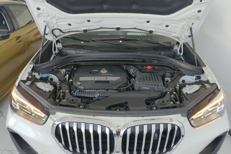 宝马X1 2021款 改款 sDrive25Li 领先型机舱底盘24