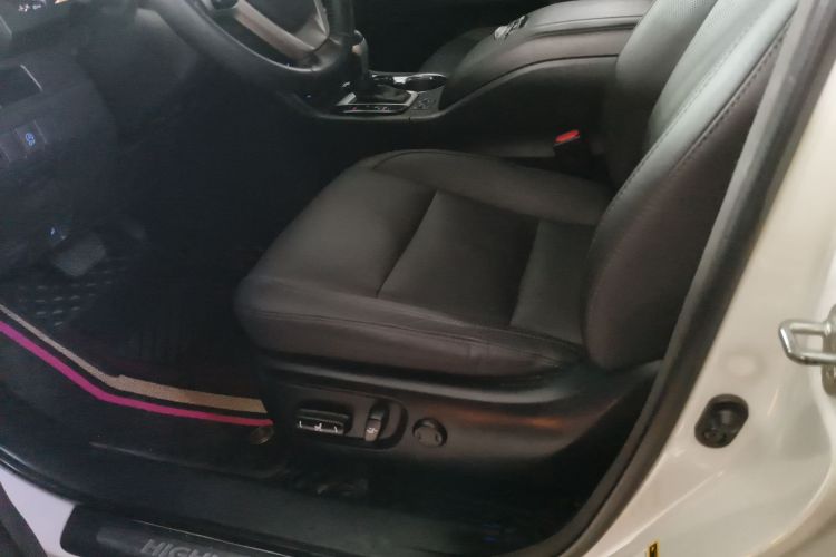 丰田 汉兰达 2017款 2.0T 两驱豪华版 7座局部细节19