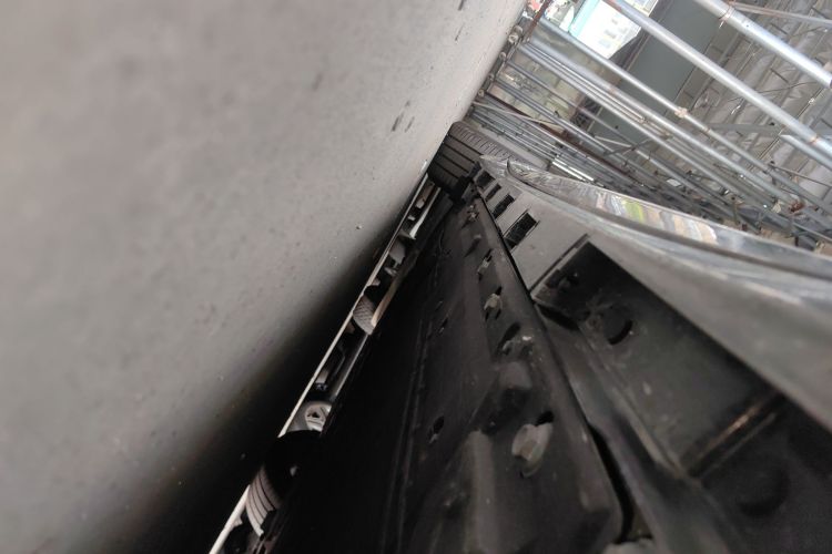 鸿蒙智行 智界R7 2025款 增程 251km Max局部细节9001