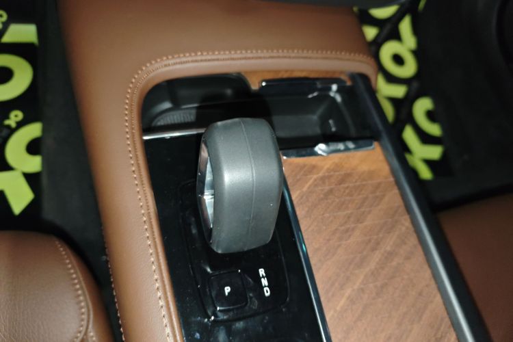 沃尔沃S90 2025款 B5 智逸豪华版局部细节18