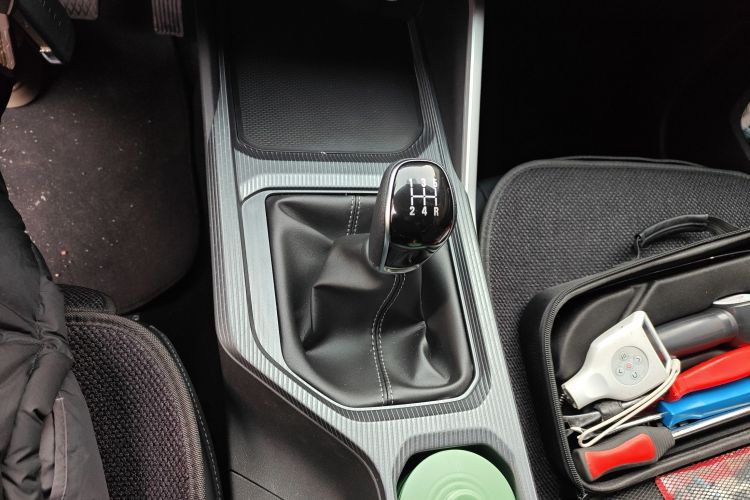 吉利汽车 帝豪 2026款 第4代 400万纪念款 1.5L 手动超越型中控内饰18