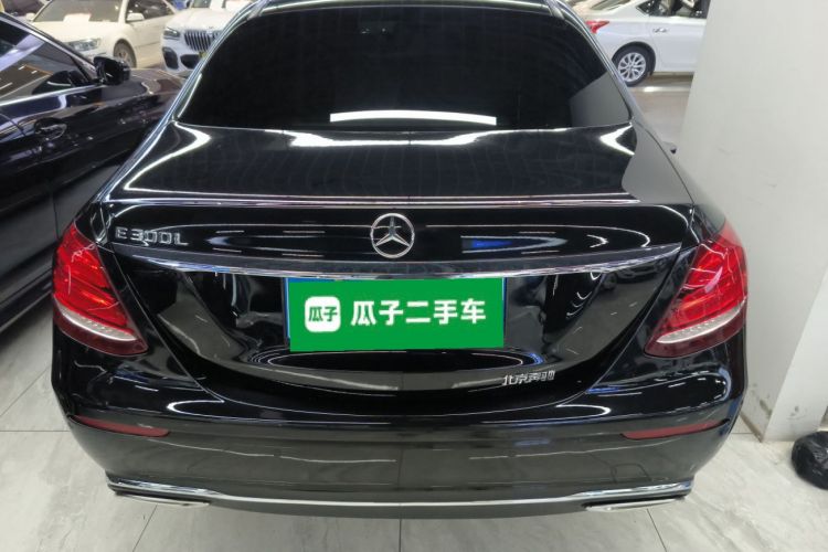 奔驰E级 2020款 改款 E 260 L车身外观6
