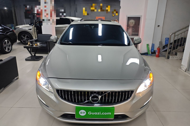 沃尔沃S60 2019款 S60L 改款 T5 智进进阶版车身外观2