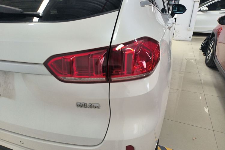 魏牌 VV5 2019款 1.5T 两驱智先锋车身外观9