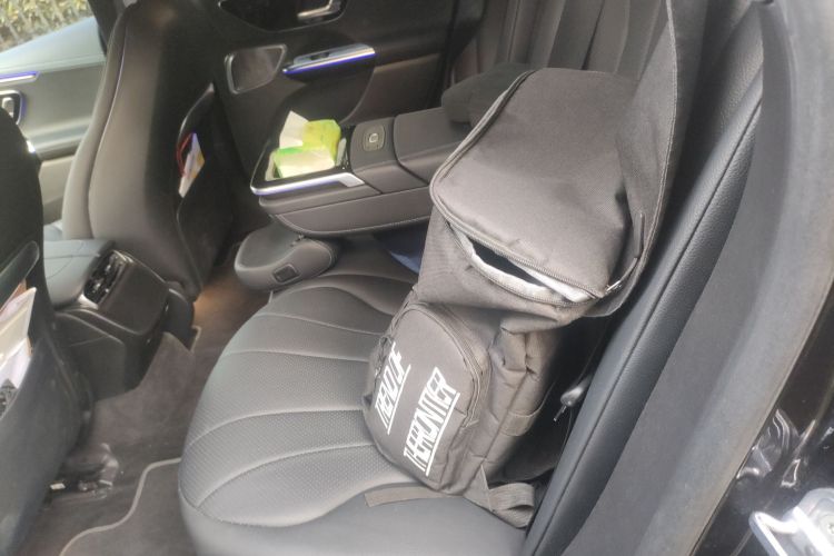 奔驰EQE 2022款 350 先型特别版中控内饰7004