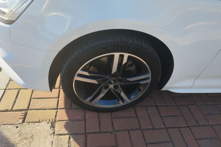 奥迪A4L 2018款 30周年年型 40 TFSI 进取型车身外观6007