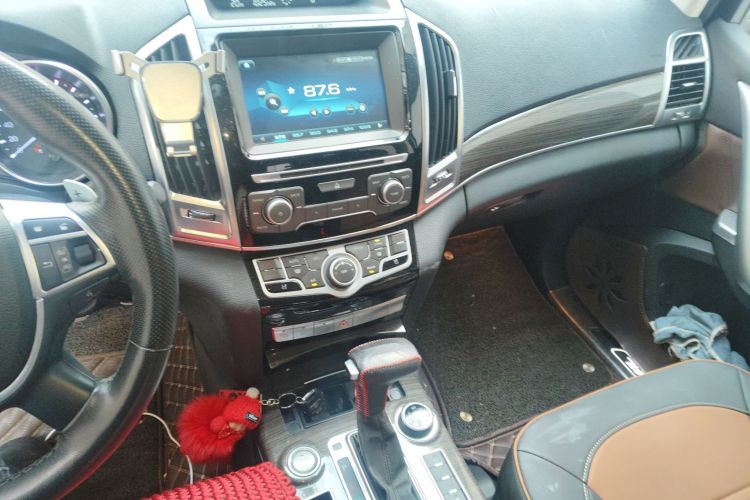 哈弗H9 2016款 2.0T 四驱豪华型 5座中控内饰16