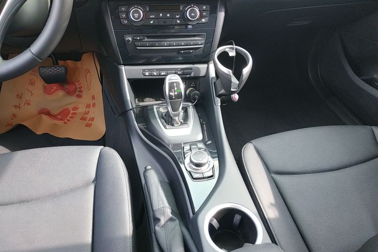 宝马X1 2015款 sDrive18i 领先晋级版中控内饰18