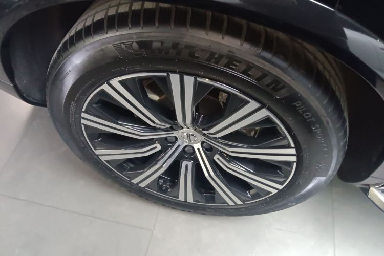 沃尔沃XC90 2023款 B6 智雅豪华版 7座车身外观6008