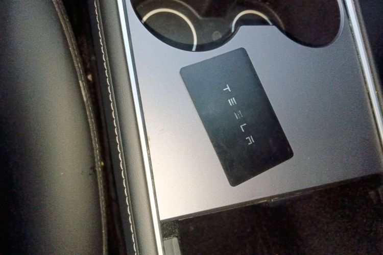 特斯拉 Model Y 2021款 标准续航后驱版中控内饰7001