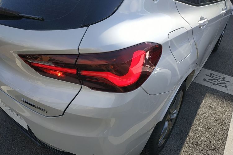 宝马X2 2021款 改款 sDrive25i M运动套装车身外观9