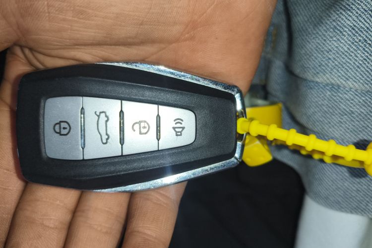 吉利汽车 帝豪 2020款 1.5L CVT舒适型中控内饰7001