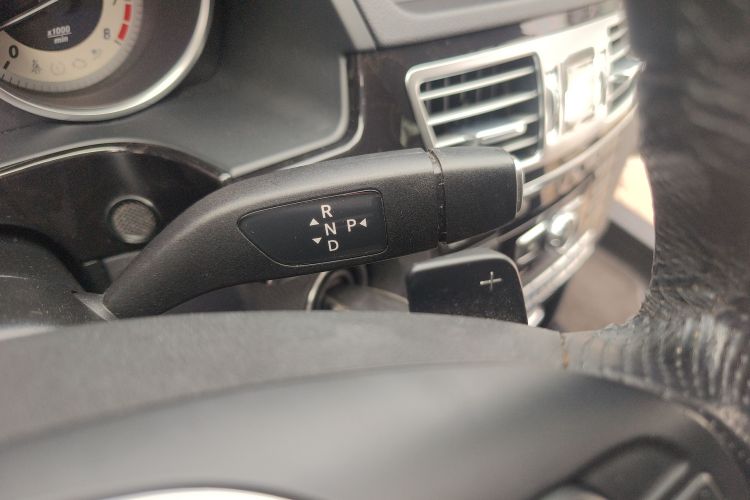 奔驰E级 2014款 改款 E 260 L 运动型局部细节18