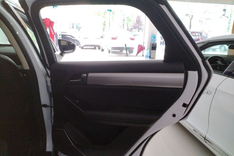 比亚迪 唐 2018款 2.0T 自动智联尊贵型 5座 国V中控内饰7006