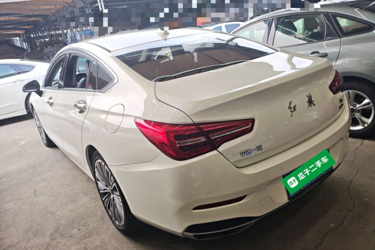 红旗H5 2022款 经典款 改款 1.5T DCT旗韵版车身外观4