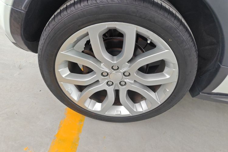 路虎 揽胜极光(进口) 2014款 2.0T 5门耀动版车身外观6002