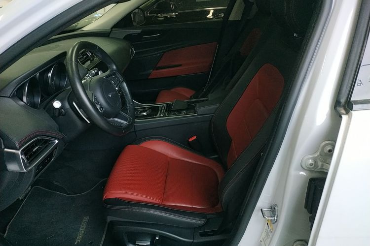 捷豹XE 2018款 2.0T 300PS 四驱R-Sport运动版中控内饰19