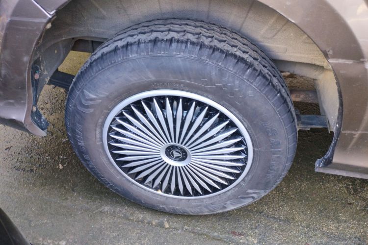 福田 风景G5 2020款 2.0L长轴平顶9座多用途乘用车1TZS车身外观6001