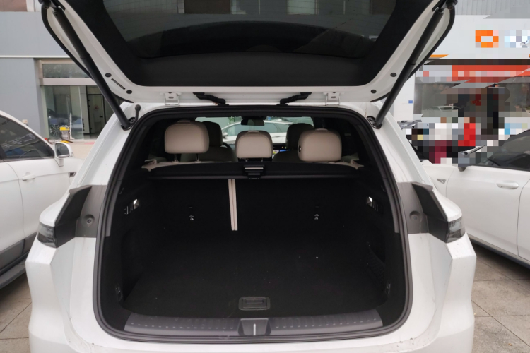 理想汽车 理想L6 2024款 Pro机舱底盘23