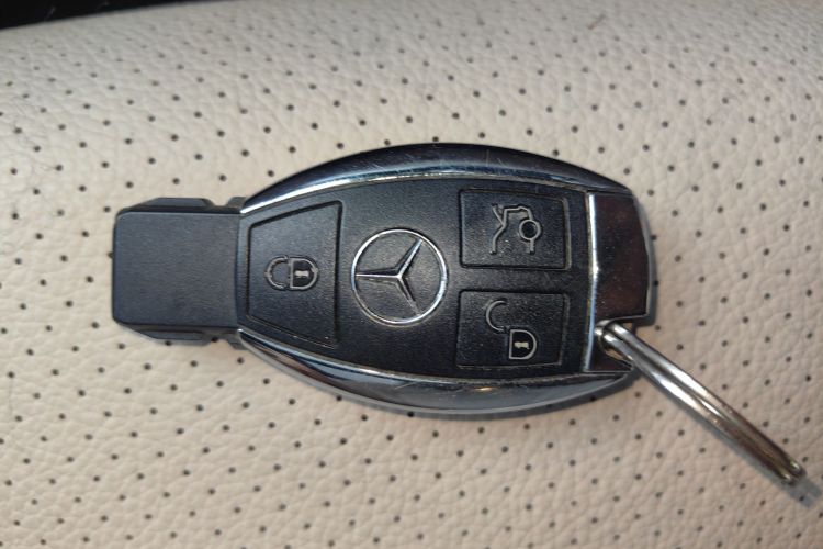 奔驰C级 2017款 改款 C 200 L 运动版中控内饰7001