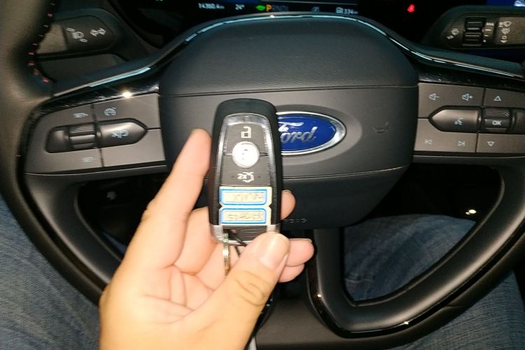 福特 蒙迪欧 2023款 EcoBoost 180 舒雅型中控内饰7001