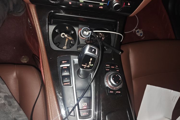 宝马5系 2014款 525Li 领先型中控内饰18